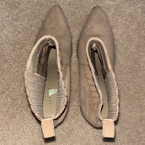 Marc Fisher Cream Ankle Boots with Chunky Heel and Pointed Toe - Picture 4 of 5